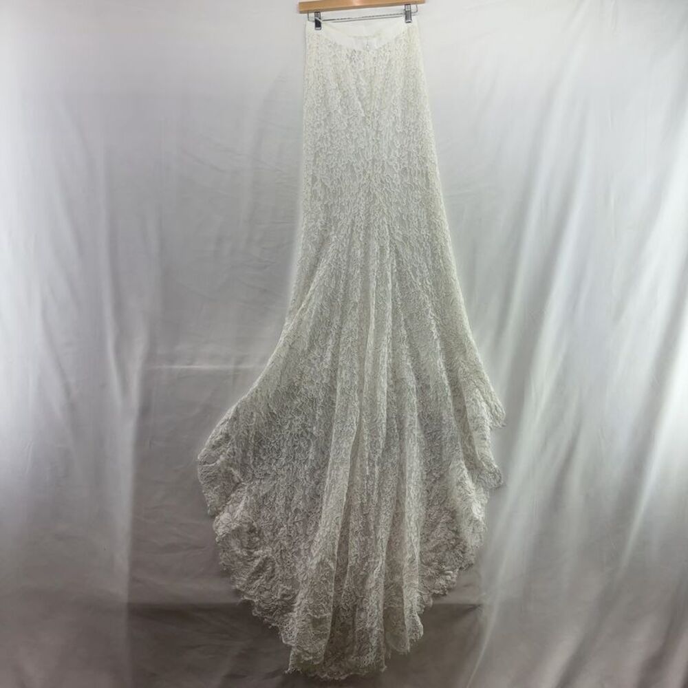 Helsa Peplum Skirt Set in White - Picture 3 of 4